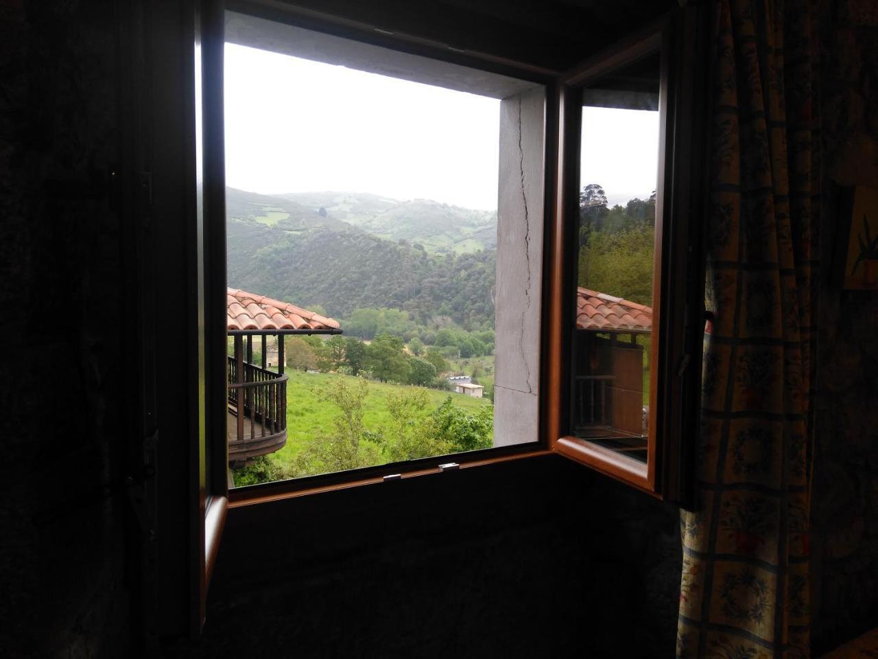 Agroturismo La Casona De Belmonte Ovinana (Belmonte de Miranda) Exterior foto