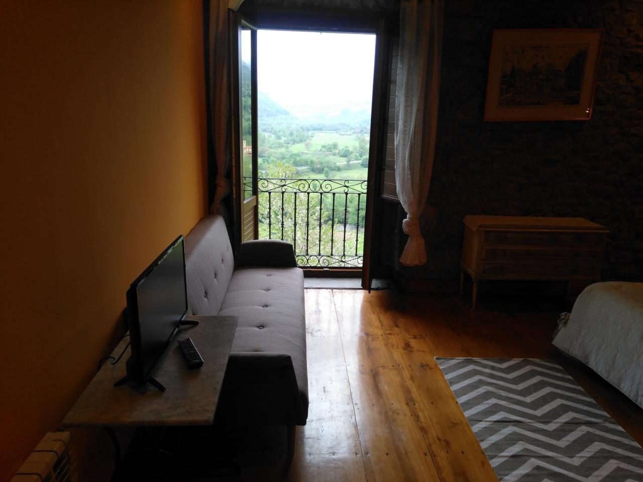 Agroturismo La Casona De Belmonte Ovinana (Belmonte de Miranda) Exterior foto